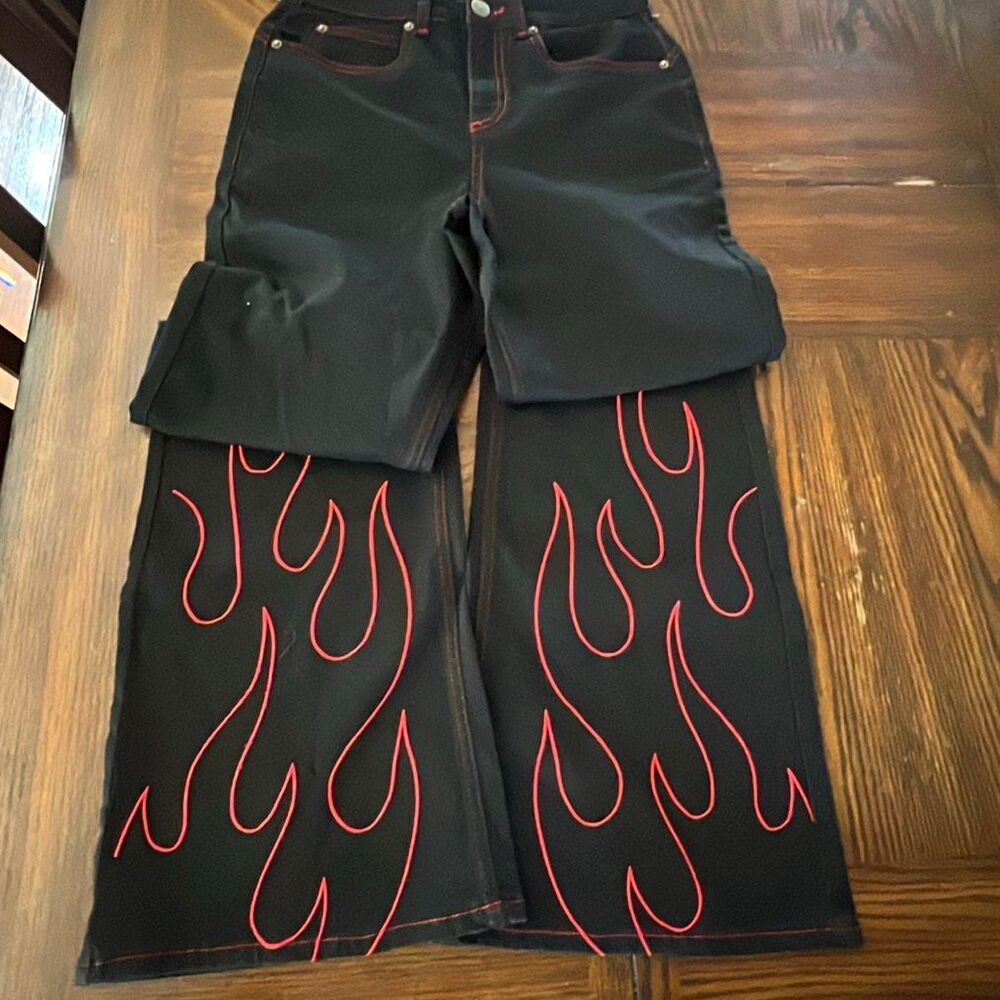 Hot Topic Daisy St. Red Stitch Flame Flare Jeans Size 28” Medium 7/9 Nwot